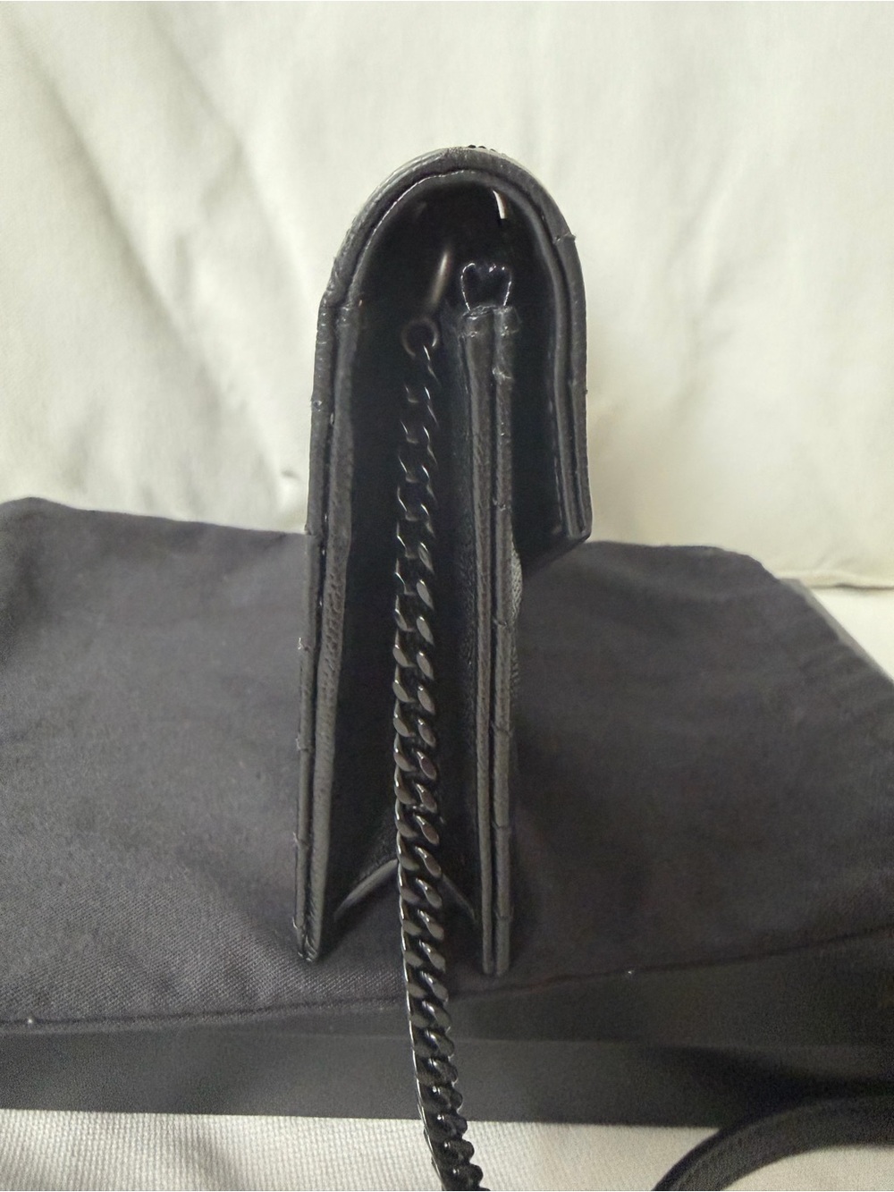 Saint Laurent Envelope Chain Wallet black monochrome design . - Picture 5 of 12